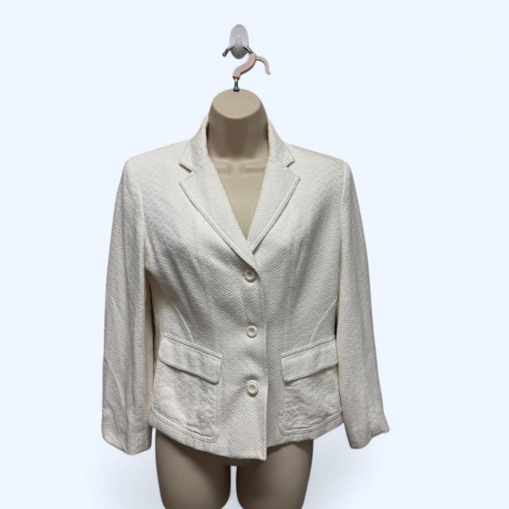 Jones New York Cream Tailored Blazer with Notched Lapels